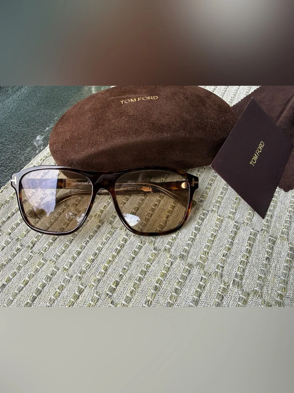 Tom Ford  TF1081 52E Photochromic Havana Sunglasses 58mm + Case